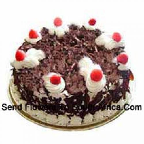 1/2 Kg Magnifica Black Forest Cake